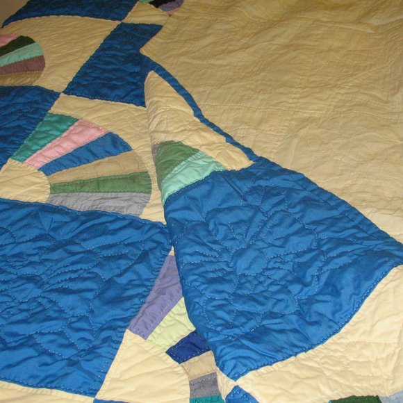 Vintage Amish Quilt - Picture 4 of 6